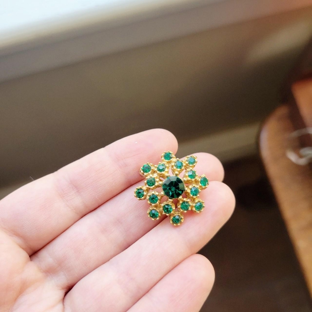 Vintage Coro Dainty Gold Green Gemstone Brooch Pin